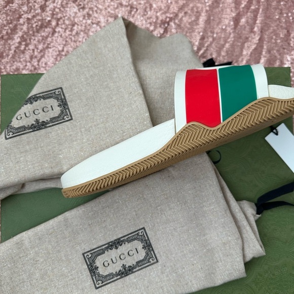 Authentic Gucci Cream Red Green Logo Interlocking G Slide Sandals Size 10 Men's - Picture 6 of 10